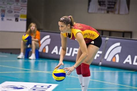 Técnica E Tática Do Saque No Voleibol