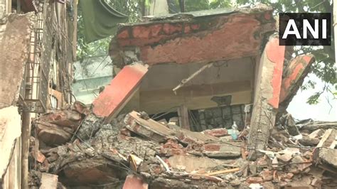 Mumbai 12 People Rescued One Dead In Kurla Building Collapse