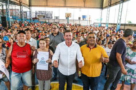 Prefeito Orlando Morando amplia regularização e entrega escrituras no