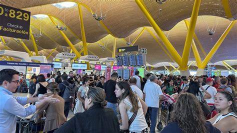 Retrasos En Los Aeropuertos Debido A Una Incidencia En El Sistema