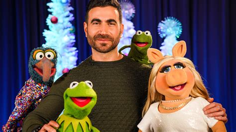 Brett Goldstein Interviews The Muppets As “The Muppet Christmas Carol ...