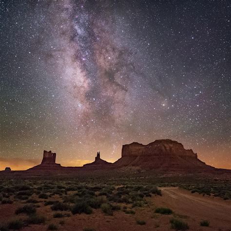 Monument Valley You Need A Local Guide To Go Into The Park At Night