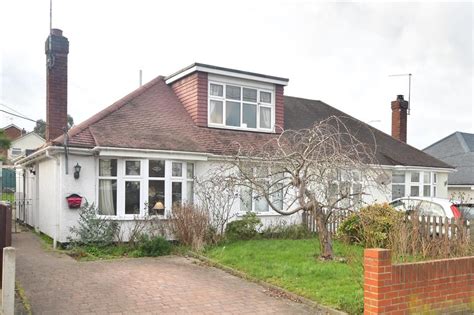 3 Bed Bungalow For Sale In Margarite Way Wickford Essex Ss12 Zoopla