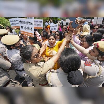 BJP Protests Near Delhi CM S Residence Demands Probe In Maliwal