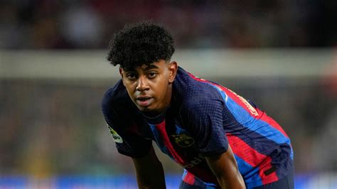 FC Barcelone Le Prodige Lamine Yamal Enflamme LEspagne