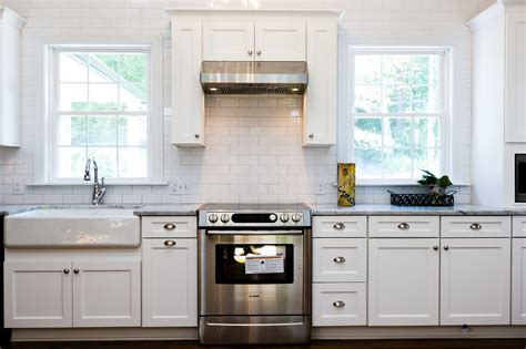 20+ Farmhouse Kitchen White Shaker Cabinets