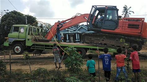 Excavator Hitachinaik Trontonpindah Tempat Youtube