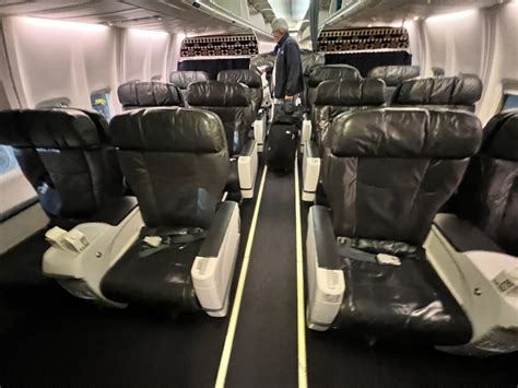 Review Alaska Airlines First Class B737 8 Seattle San Francisco