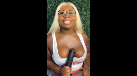 LaBlueSiren Oily Hooters Waitress Boob Job ManyVids