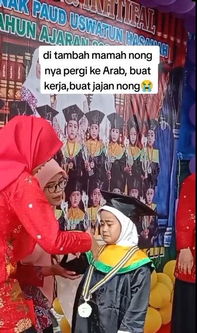 Momen Haru Bocah TK Tiba Tiba Menangis Saat Wisuda Ternyata Alasannya