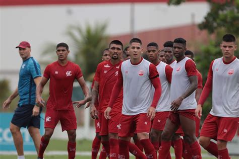 Sem Jo O Paulo N Utico Espera Volta Dos Jogos Para Avaliar Chance De