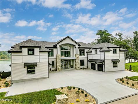 $11 Million Lakefront New Build In Tennessee (PHOTOS)