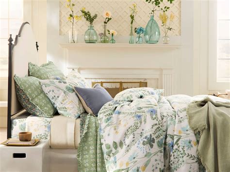 Garnet Hill Digital Catalog