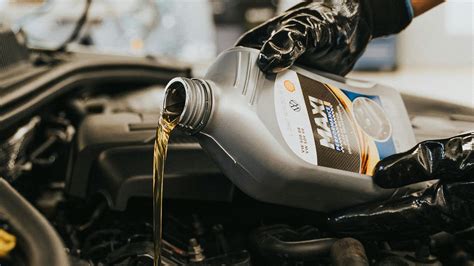 Where To Put Car Oil